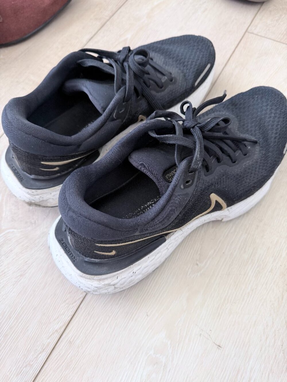 Nike ZoomX Invincible Run 2 Black Gold Men’s Size 10.5